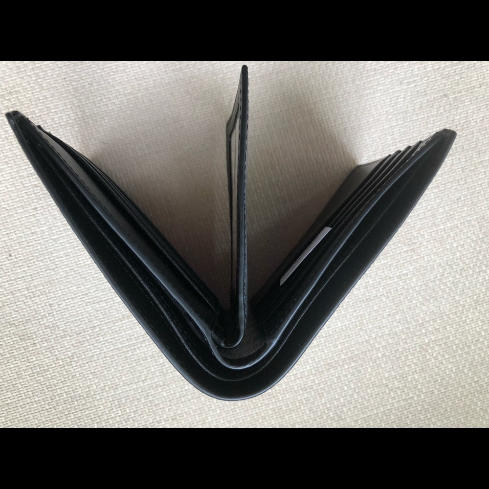 Michael Kors Men’s Billfold Wallet - Picture 5 of 7